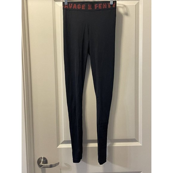 NWT Lot of 4! SAVAGE X FENTY RIHANNA 2 Leggings 1 Bra Top 1 Hooded Robe sz.XS/S - Picture 6 of 11